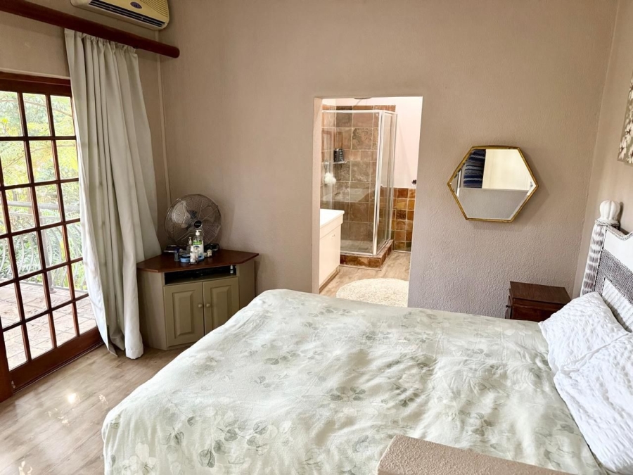 5 Bedroom Property for Sale in Safari Gardens North West